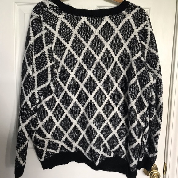 Black and White Lane Bryant Sweater - size 18/20 - Picture 2 of 2